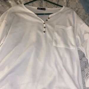 Size: Small Color: White
Knitted material
Soft
Worn once. Long sleeve tee